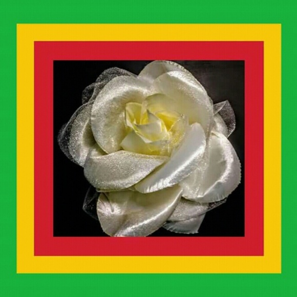 LADY DAY BLOOMS (CREAM)_ FINAL PRICE! - Picture 2 of 2